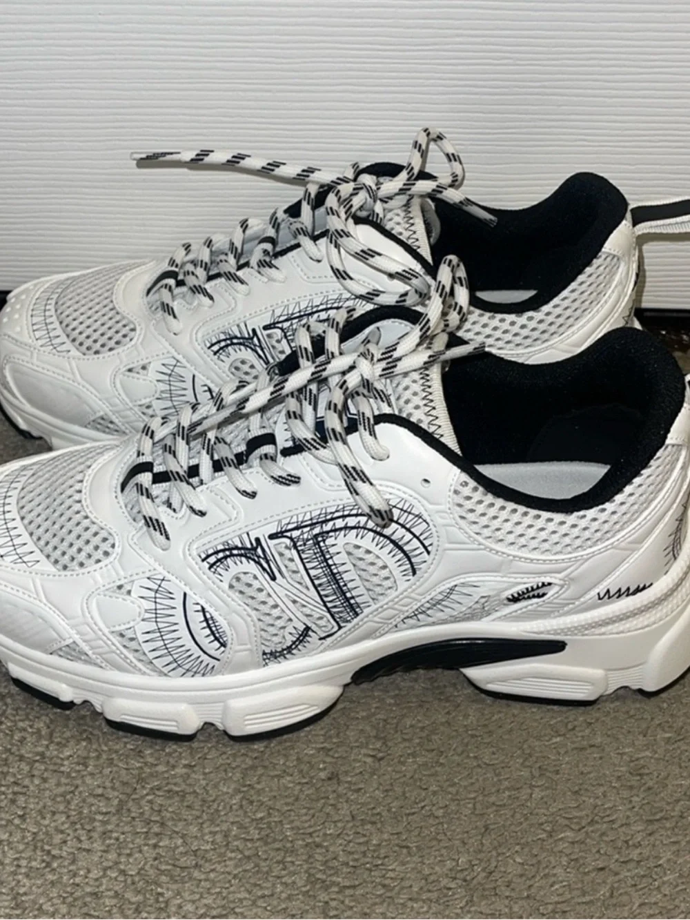 Dior Chrono Sneaker - Picture 5 of 8